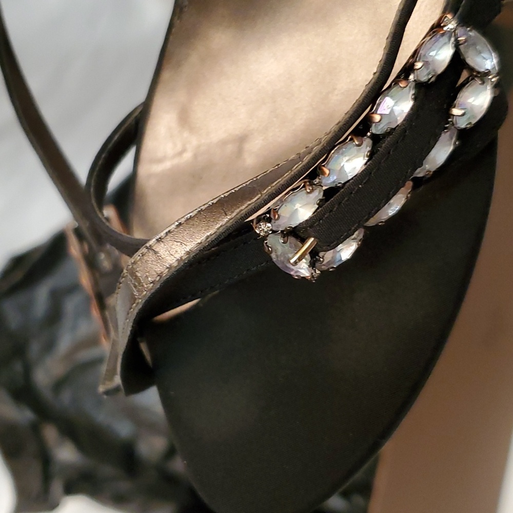 Linea Paolo dress sandals with dainty iridescent gem embellished buckles - Picture 5 of 10